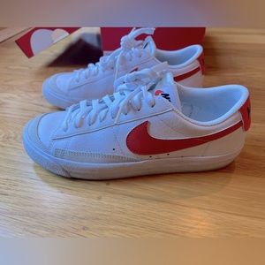 Nike Blazer low ‘77 sneakers Size 5Y
